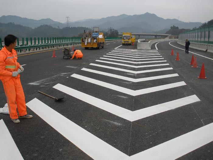道路交通標(biāo)線的分類及特點